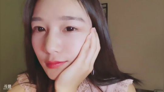 我在斗鱼看百变姑姑肖淑洁直播户外