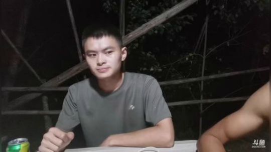 荒野厨神之极品“牙签肉” 2019-09-02 21点场