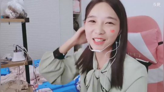 谢娜？？？？？？