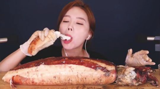 Ssoyoung巨型鱿鱼