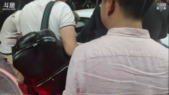 全新保时捷Taycan 全球首秀 2019-09-04 21点场