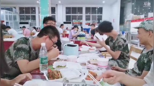 肖淑洁生命中的光和盐发布了一个斗鱼视频2019-09-09