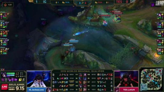 我在斗鱼看英雄联盟赛事直播英雄联盟