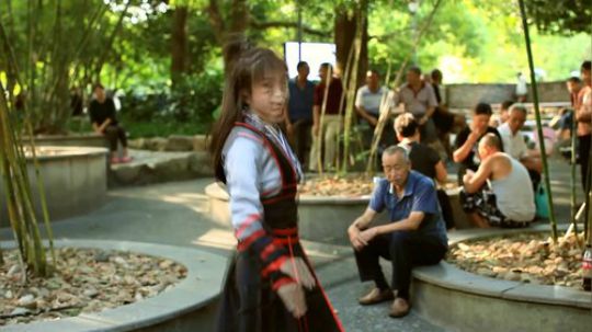 《桃花笑》添财慧