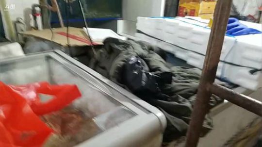 我在斗鱼看威海大叔直播美食