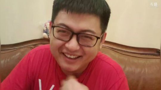 我在斗鱼看火力堂主直播户外
