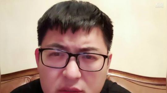 我在斗鱼看火力堂主直播户外