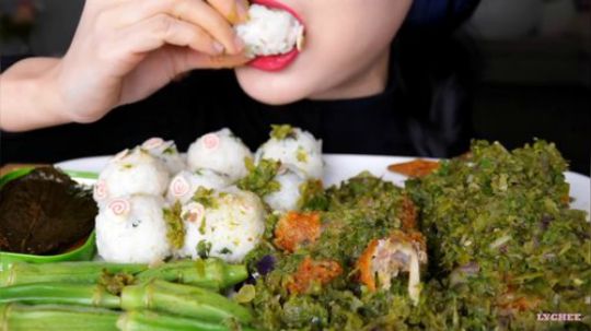 【Lychee】超级好吃的印尼辣椒酱搭配炸鸡肉和米饭团