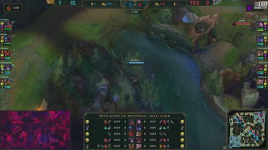 我在斗鱼看英雄联盟赛事直播英雄联盟