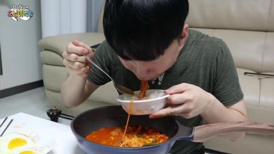 戏精吃播【donam】空口吃芝士！芝士炸弹辣八爪鱼