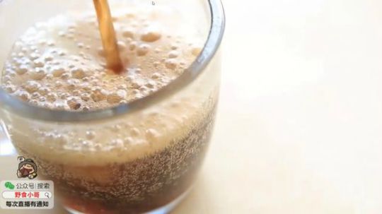 我在斗鱼看野食小哥直播美食