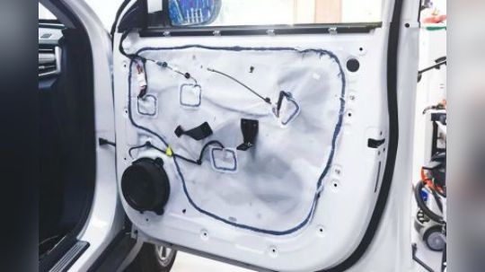 新势力用实力证明，“互联网造车”是个悖论