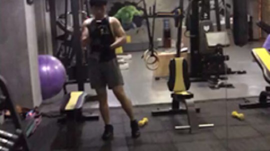 黑粉团丶王教皇发布了一个斗鱼视频2019-09-14