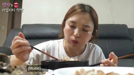 Hamzy小姐姐吃猪肉米肠汤饭 白切肉 猪耳猪舌 血肠