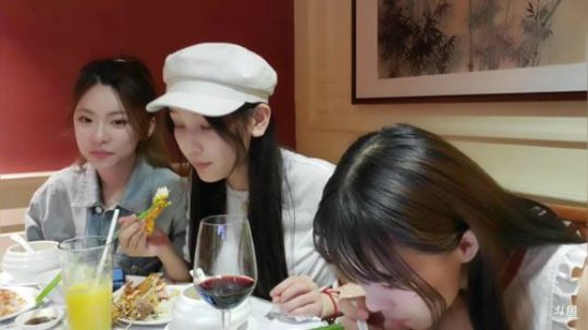 格莱美发布了一个斗鱼视频2019-09-14