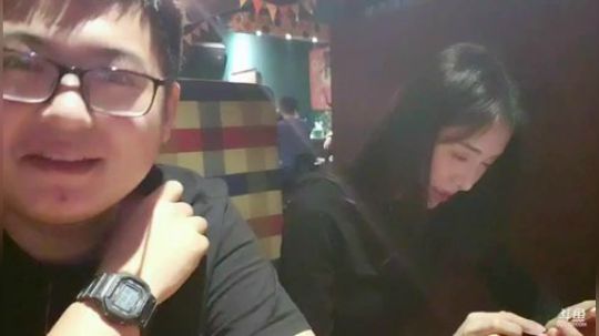 我在斗鱼看火力堂主直播户外