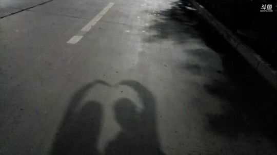 我在斗鱼看火力堂主直播户外