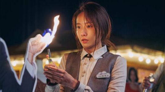 韩国年度票房季军！为了躲避毒气的他们，登上了韩国之巅