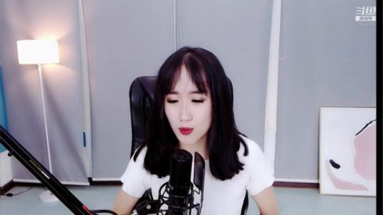 这么可爱一定是男孩子。。。 2019-09-11 20点场
