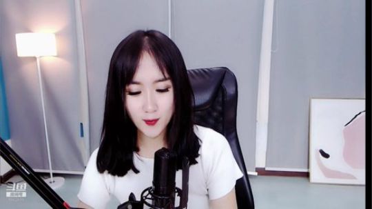 这么可爱一定是男孩子。。。 2019-09-11 22点场
