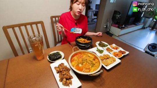 韩国吃播小姐姐【Inah Eats】韩式家庭料理大餐煎饼炖