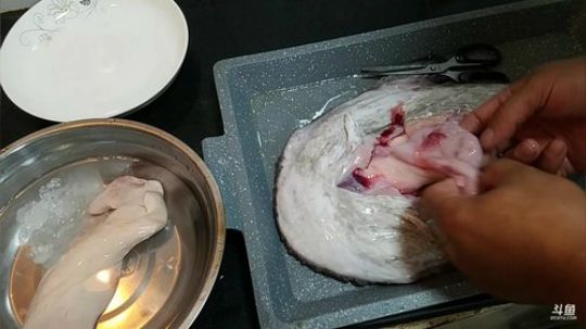 丿Good丶发布了一个斗鱼视频2019-09-17