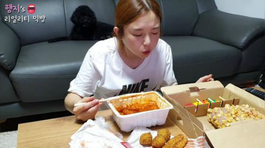 【hamzy】满满辣酱芝士年糕+奶酪玉米热狗