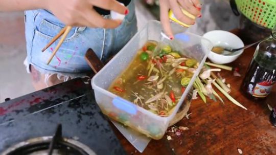 【野炊姐妹】 自制卤鸡爪 求通过