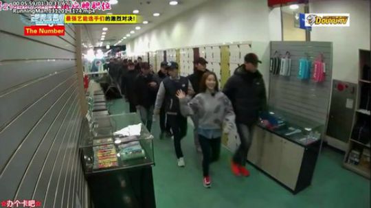 我在斗鱼看詹姆斯龚直播一起看