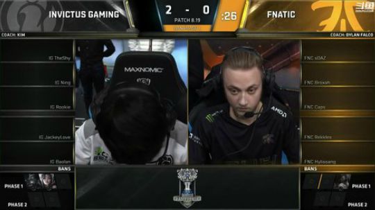 我在斗鱼看英雄联盟赛事直播英雄联盟