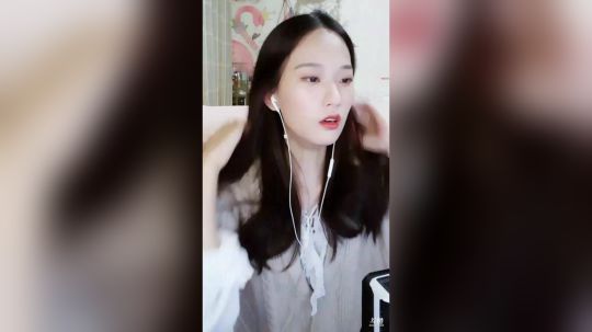 花街灯如昼zz发布了一个斗鱼视频2019-09-23