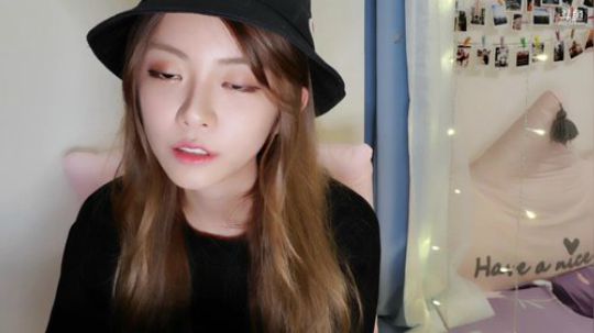 菜菜的瓜皮帽发布了一个斗鱼视频2019-09-25