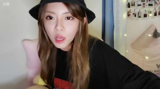 黑板君爱喝酸奶发布了一个斗鱼视频2019-09-25