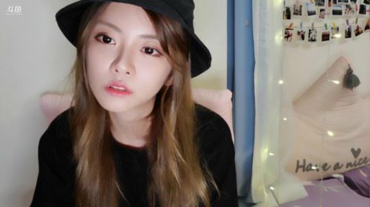 菜菜的瓜皮帽发布了一个斗鱼视频2019-09-25