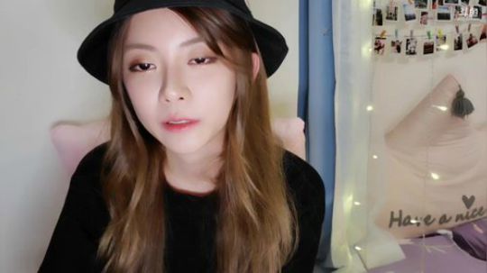 菜菜的瓜皮帽发布了一个斗鱼视频2019-09-25