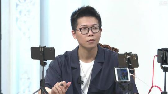 我在斗鱼看英雄联盟赛事直播英雄联盟