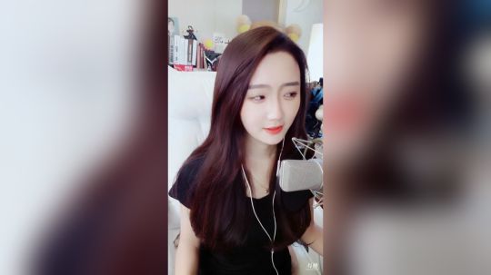 登月团丶离去发布了一个斗鱼视频2019-09-27
