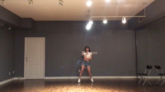 阿瑞娅Aria发布了一个斗鱼视频2019-09-27