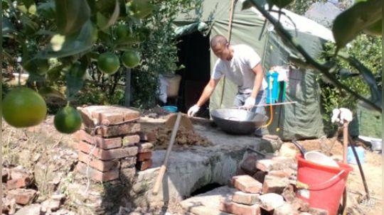 我在斗鱼看黑哥户外直播户外