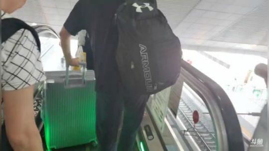 回成都的路上，到了开播。 2019-09-28 13点场