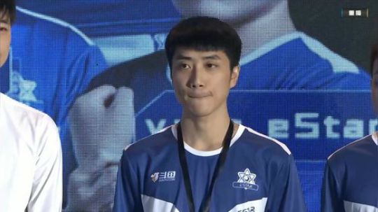 一生守护铁公鸡发布了一个斗鱼视频2019-10-01