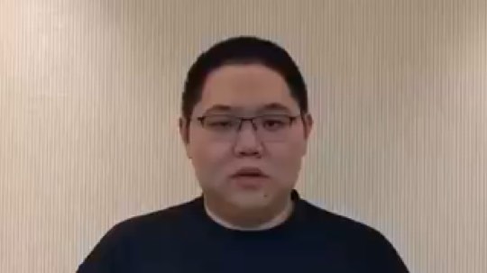 漏个脸就要和嫖老师同框