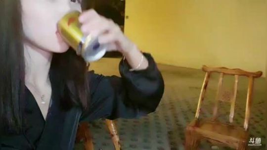 HHHISHHH发布了一个斗鱼视频2019-10-03