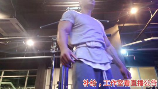 陪家人吃饭，然后去健身 2019-10-03 20点场