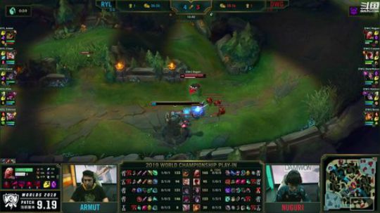 我在斗鱼看英雄联盟赛事直播英雄联盟