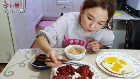 【Hamzy】（智馨） - 在父母家实惠吃播享受各种鱼酱和海