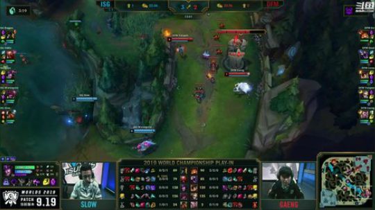 我在斗鱼看英雄联盟赛事直播英雄联盟