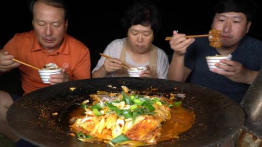 兴森 四米大 胖乎乎的青花鱼和熟透的陈辣白菜组合