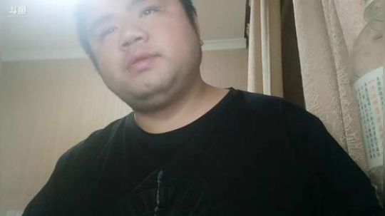 我在斗鱼看做个疯子直播户外