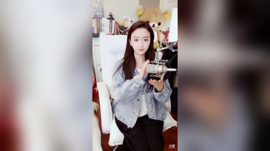登月团丶离去发布了一个斗鱼视频2019-10-06